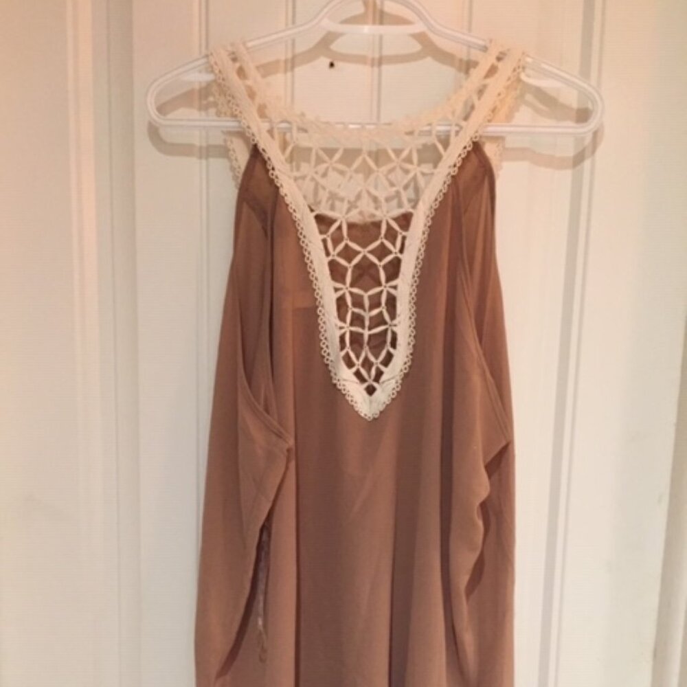 Embroidered flared top - Picture 4 of 4